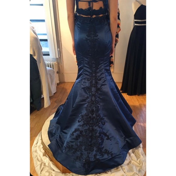 STUNNING Navy Blue Two-Piece Prom Dress - Classy! - Picture 4 of 7